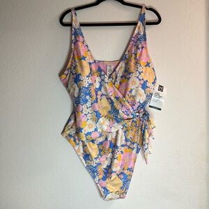 Women's one-piece swimsuit Floral NWT